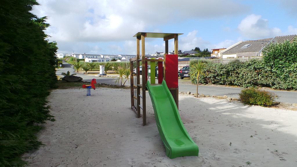 Camping De Kerurus Hotell Plounéour-Trez Exteriör bild
