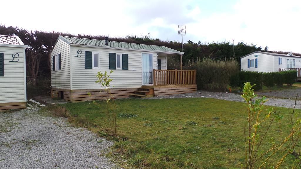 Camping De Kerurus Hotell Plounéour-Trez Exteriör bild