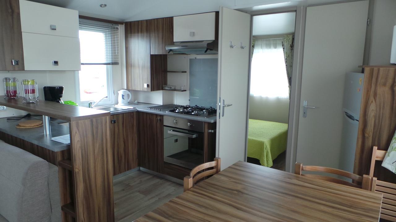 Camping De Kerurus Hotell Plounéour-Trez Rum bild